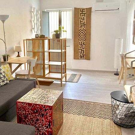 Monkeys Apartments Los Viajantes Севиля Екстериор снимка