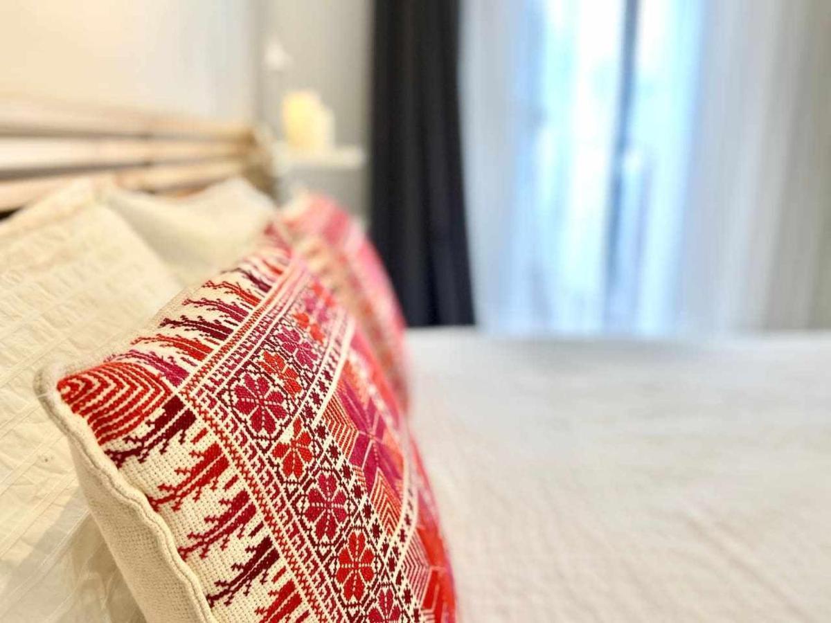 Monkeys Apartments Los Viajantes Севиля Екстериор снимка